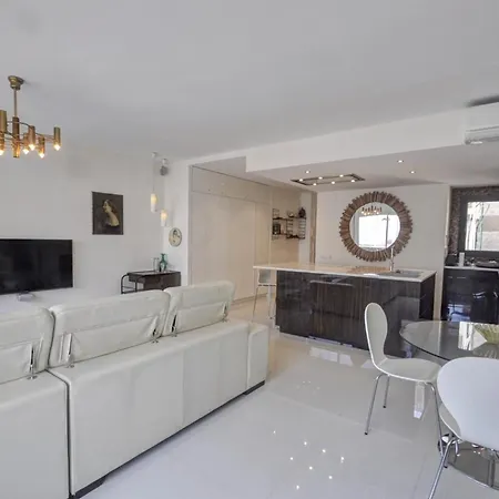 Apartment Bonaire Penthouse By Hello Homes Sitges